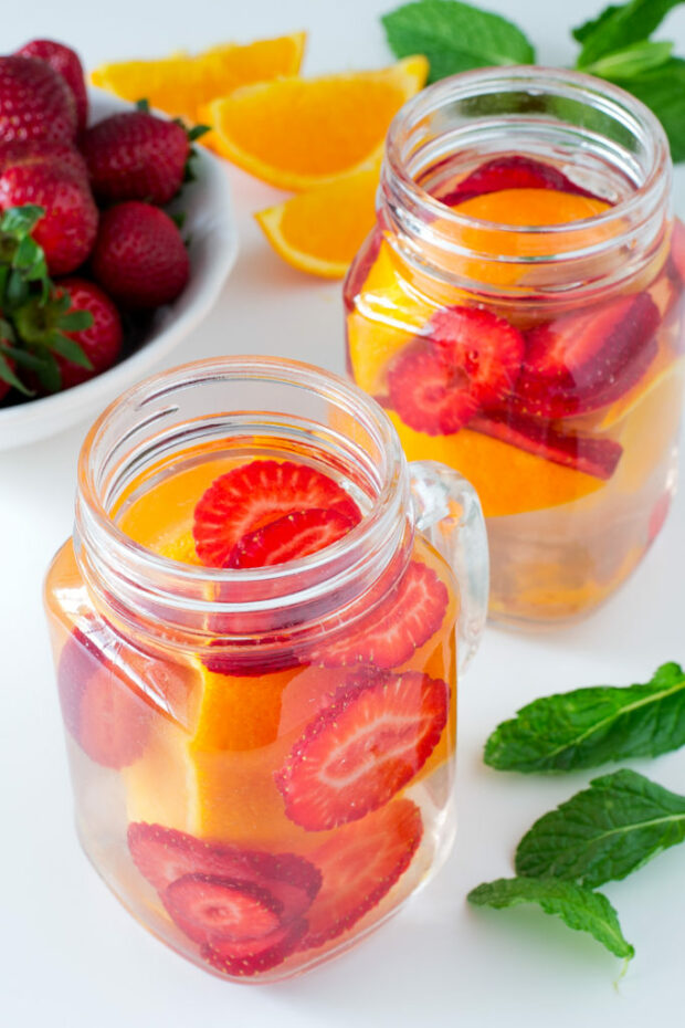 Easy Infused Water Recipes To Make Water Not Suck - Water Recipes, Infused Water Recipes, Infused Water