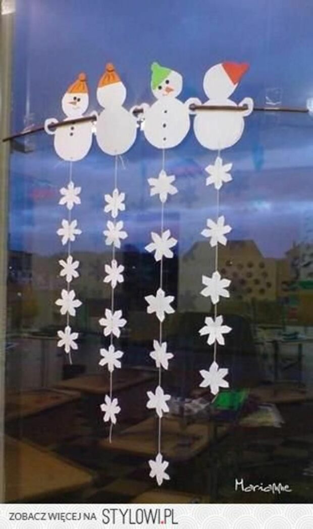 15 Super Easy Paper Snowflake Craft Ideas - Paper Snowflakes, Paper Snowflake Craft Ideas, Paper Snowflake, diy Paper Snowflakes