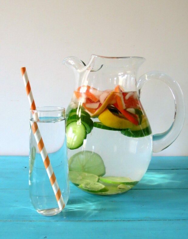 Easy Infused Water Recipes To Make Water Not Suck - Water Recipes, Infused Water Recipes, Infused Water