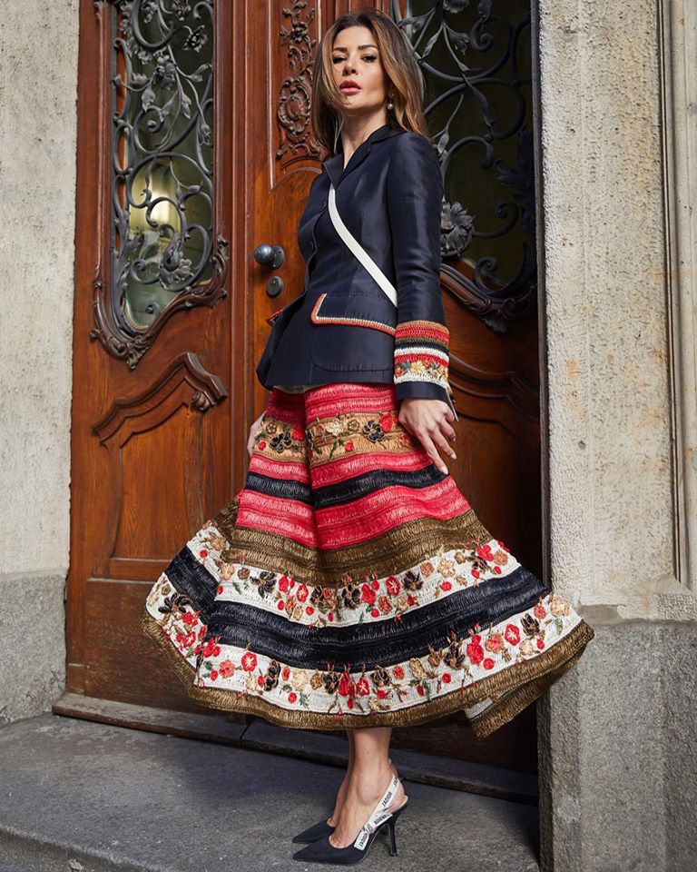 Lovely Floral Dresses and Skirts for Early Spring Days