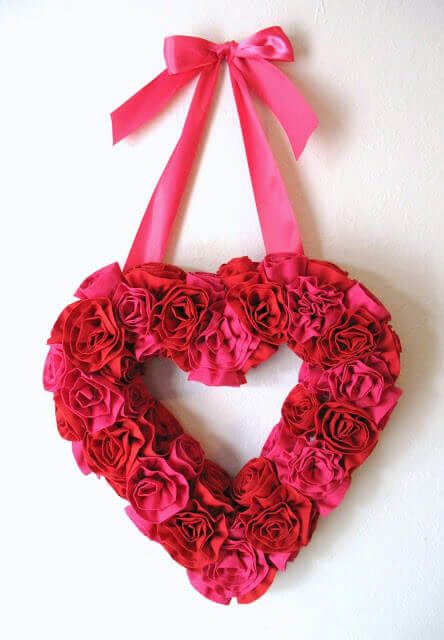 Lovely Handmade Valentine's Wreath Designs (Part 1) - Valentine's Wreath, DIY Valentine's Day Wreaths, diy Valentine's day wreath