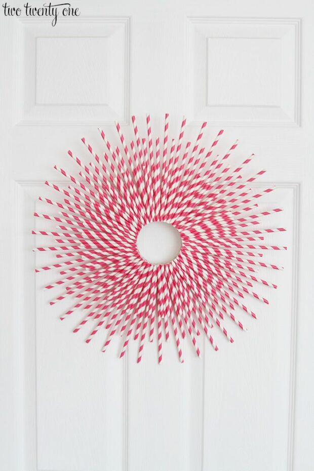 Lovely Handmade Valentine's Wreath Designs (Part 1) - Valentine's Wreath, DIY Valentine's Day Wreaths, diy Valentine's day wreath