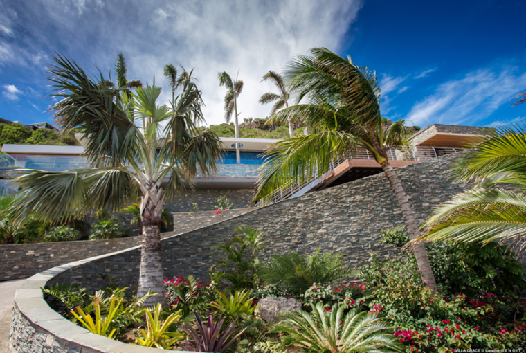 Your Guide to Using Natural Stone in a Garden - retaining wall, patio, Pathway, natural stone, garden