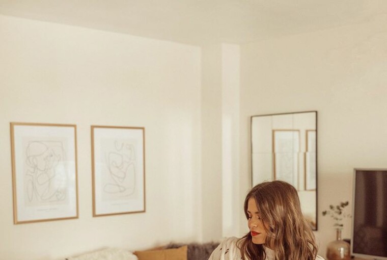 Stay Home and Stay Stylish: 13 Comfy and Chic Outfit Ideas Stay Home and Stay Stylish: 13 Comfy and Chic Outfit Ideas - stay safe, stay home fashion, stay home, stay at home outfit ides, #stayhome