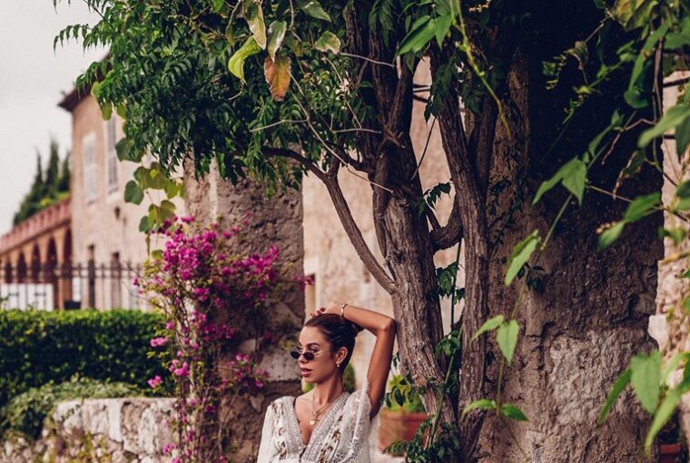 Lovely Maxi Dresses for Romantic Spring Look Lovely Maxi Dresses for Romantic Spring Look - spring maxi dress outfit ideas, romantic style, maxi dress outfit ideas, casual spring outfits