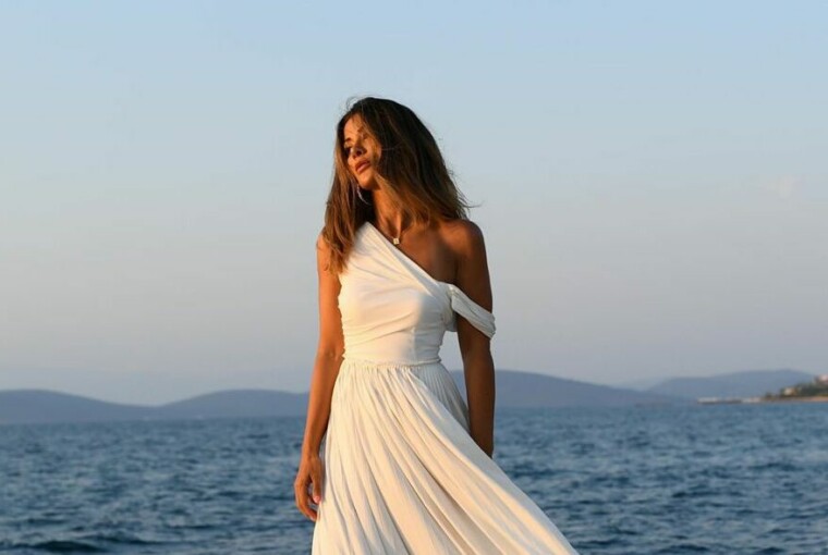 The Coolest Way to Wear Maxi Skirt and Maxi Dress This Summer The Coolest Way to Wear Maxi Skirt and Maxi Dress This Summer - summer outfit ideas, maxi skirt, Maxi Dresses, maxi dress outfit ideas, Fresh Summer Outfit Ideas, Floral Maxi Dress