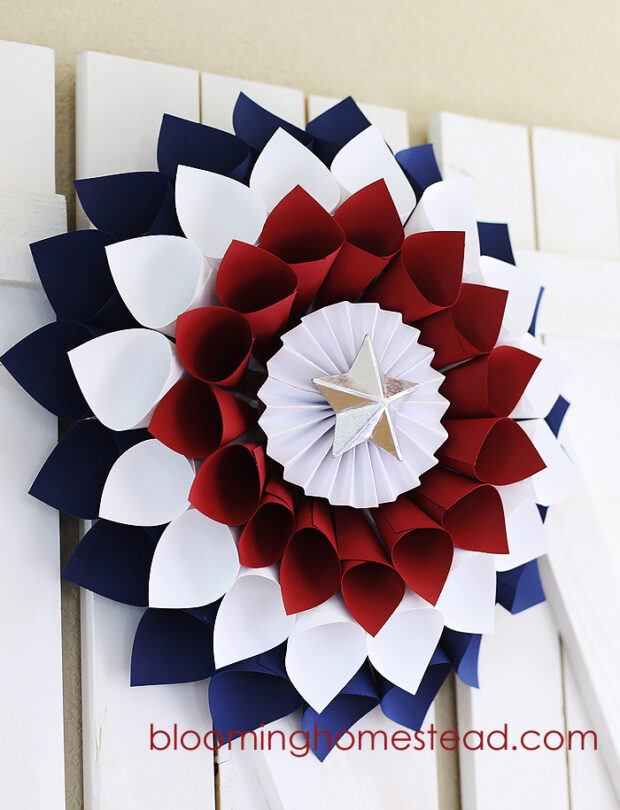 15 Great DIY 4th Of July Wreaths (Part 1) - DIY 4th Of July Wreaths, DIY 4th Of July Wreath, 4th Of July Wreaths, 4th of July Wreath, 4th of July diy wreath