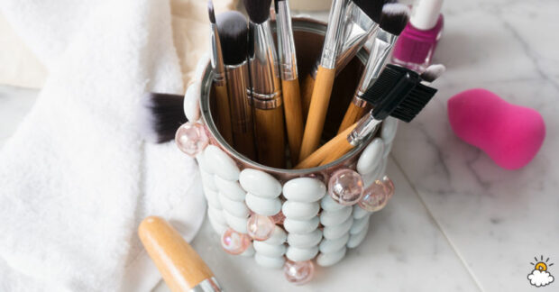 15 Cool And Simple DIY Makeup Brush Holders - DIY Makeup Organization Ideas, DIY Makeup Brush Holders, DIY Makeup Bags, DIY Makeup Bag, DIY Makeup
