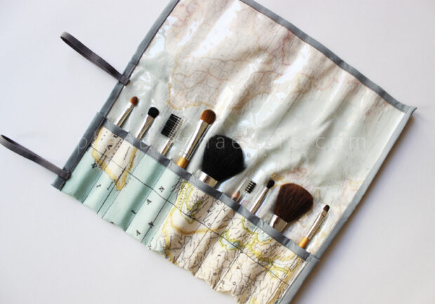 15 Cool And Simple DIY Makeup Brush Holders - DIY Makeup Organization Ideas, DIY Makeup Brush Holders, DIY Makeup Bags, DIY Makeup Bag, DIY Makeup