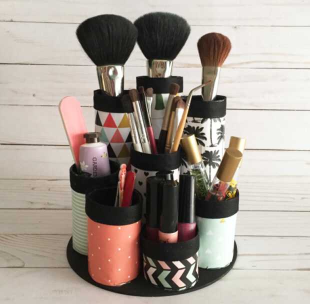 15 Cool And Simple DIY Makeup Brush Holders - DIY Makeup Organization Ideas, DIY Makeup Brush Holders, DIY Makeup Bags, DIY Makeup Bag, DIY Makeup