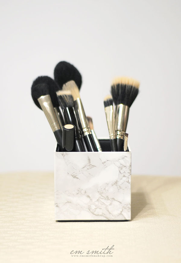 15 Cool And Simple DIY Makeup Brush Holders - DIY Makeup Organization Ideas, DIY Makeup Brush Holders, DIY Makeup Bags, DIY Makeup Bag, DIY Makeup