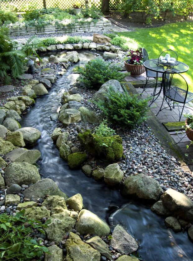 10 Gorgeous And Easy DIY Rock Gardens - DIY Rock Gardens, DIY Rock Garden Ideas, DIY Rock Garden