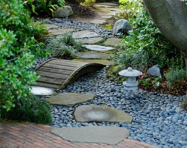 10 Gorgeous And Easy DIY Rock Gardens - DIY Rock Gardens, DIY Rock Garden Ideas, DIY Rock Garden