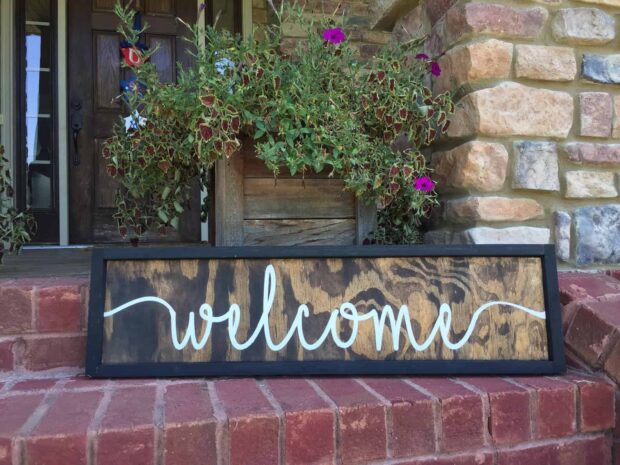 DIY Welcome Signs for Your Front Porch - diy welcome signs, diy welcome sign