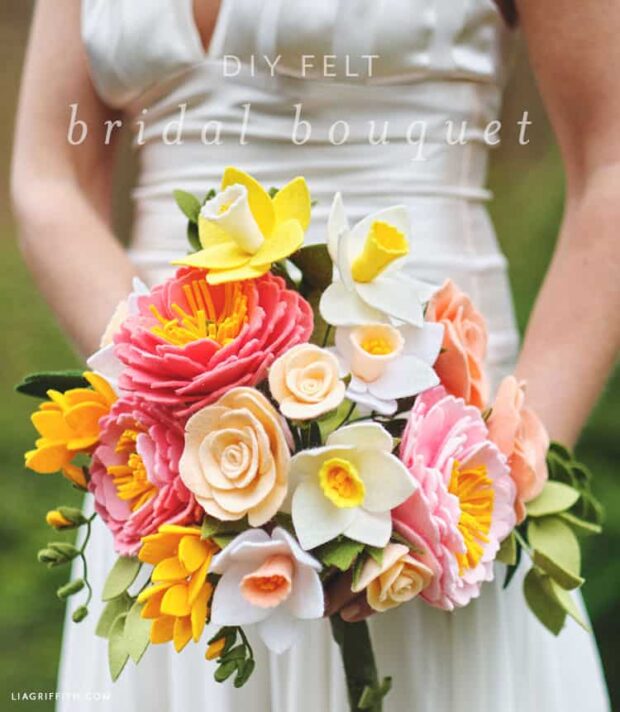 12 DIY Bridal Bouquets You Can Actually Make Yourself - Summer Bridal Bouquets, DIY Bridal Bouquets, DIY Bridal Bouquet, Bridal Bouquets