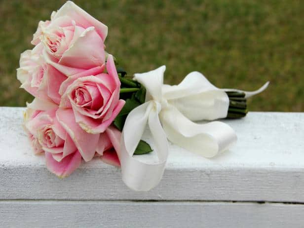 12 DIY Bridal Bouquets You Can Actually Make Yourself - Summer Bridal Bouquets, DIY Bridal Bouquets, DIY Bridal Bouquet, Bridal Bouquets