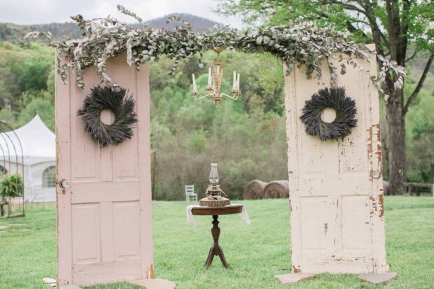 13 DIY Wedding Arches For the Perfect I Do Moment - WREATHS Wedding Arches, Wedding Arches, DIY Wedding Arches, A-FRAMES Wedding arches