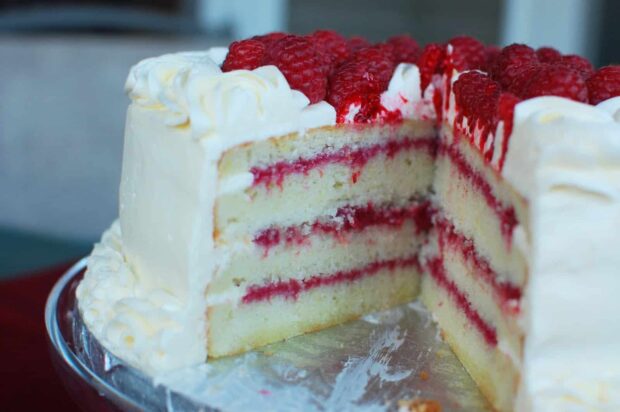 12 Delicious Layered Cake Recipes Youll Love (Part 1)