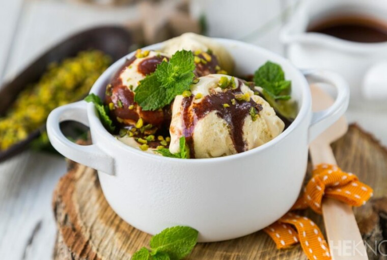 13 Essential Dessert Sauces- Recipes and Ideas 13 Essential Dessert Sauces- Recipes and Ideas - Dessert Sauces, Dessert Sauce, Christmas Dessert Recipes