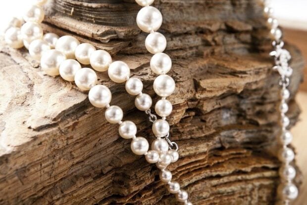 Your Go-to Guide To Wearing Pearl Necklaces For An Everyday Modern Look - pearl, jewelry, fashion