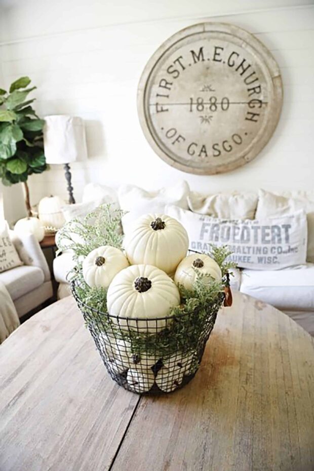 13 Best DIY Fall Centerpiece Ideas for 2020 - DIY Fall Centerpieces, DIY Fall Centerpiece Ideas, DIY Fall Centerpiece