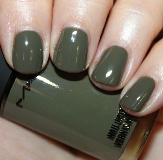 The 15 Best Nail Colors To Try This Fall