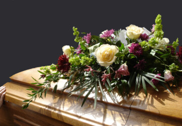 Sending Sympathy Flowers - What You Need To Know - red rose, lily, gladioli, Flower, etiquette, carnations