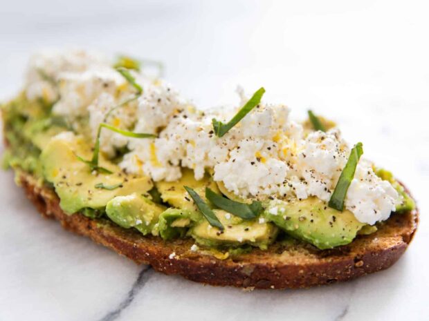 Best Avocado Toast Recipes - Toast recipes, Breakfast Toast Recipes, Avocado Toast Recipes, Avocado Toast, Avocado Recipes ideas, Avocado Recipe ideas, Avocado