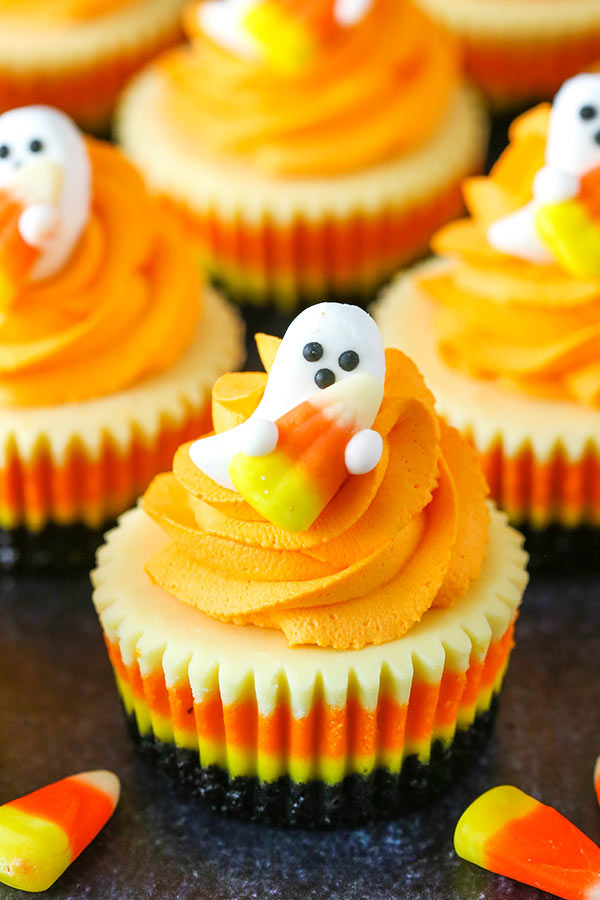 13 Spooky Halloween Desserts to Make This October - Halloween desserts, Halloween Dessert Ideas for Kids, Halloween Dessert