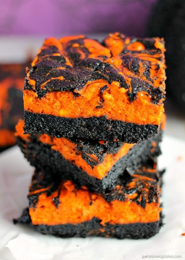 13 Spooky Halloween Desserts to Make This October - Halloween desserts, Halloween Dessert Ideas for Kids, Halloween Dessert