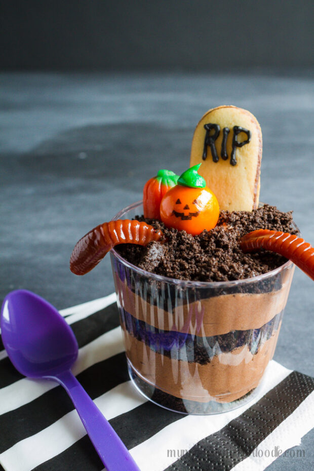 13 Spooky Halloween Desserts to Make This October - Halloween desserts, Halloween Dessert Ideas for Kids, Halloween Dessert