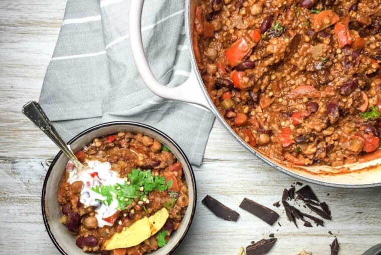 13 Easy Chili Recipes - How to Make Best Homemade Chili 13 Easy Chili Recipes - How to Make Best Homemade Chili - Homemade Chili recipes, Homemade Chili, Chili recipes, Chili