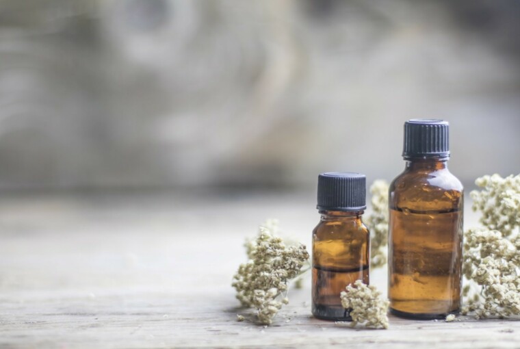 10 Best Essential Oils for Sore Throats 10 Best Essential Oils for Sore Throats - thyme, tea tree, sore throat, peppermint, lemongrass, lemon, lavender, juniper berry, Ginger, eucalyptus, essential oil, clove