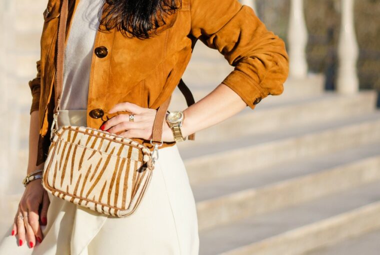 Kickstart Your Fall Wardrobe with These 6 Outfit Ideas Kickstart Your Fall Wardrobe with These 6 Outfit Ideas - sweatpants, outfit, maxi look, leggings, ideas, fashion, Fall, Dress, cardigan, booties, blazer