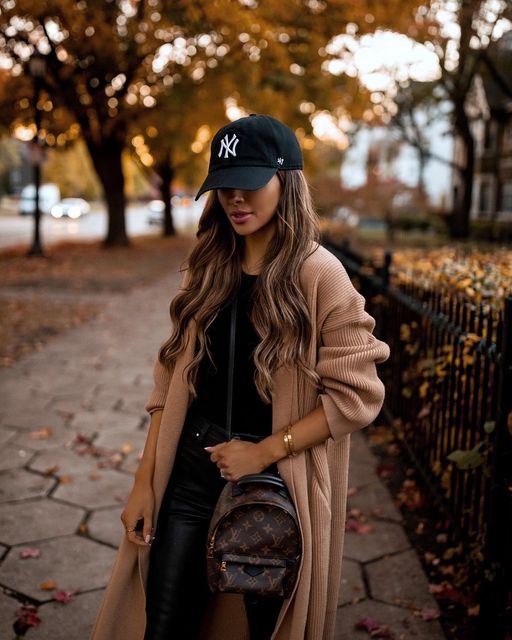 15 Outfit Ideas Perfect for The Last Days of October - Last Days of October, Last Days of fall, fall outfit ideas, fall fashion