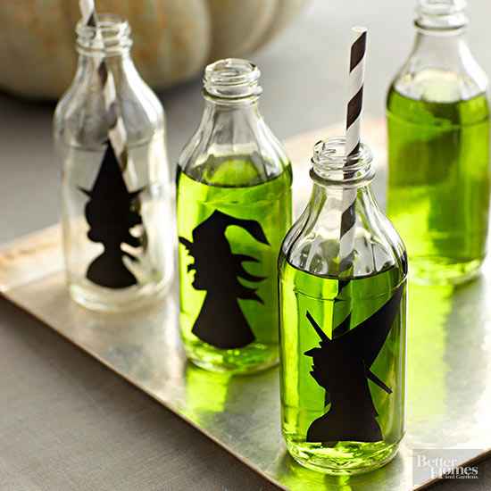 15 Witch-Themed Halloween Decorations To DIY - Witch-Themed Halloween Decorations To DIY, Witch-Themed Halloween Decorations, Witch-Themed Halloween, Witch Crafts for Kids to Make this Halloween, Witch Crafts for Halloween, witch