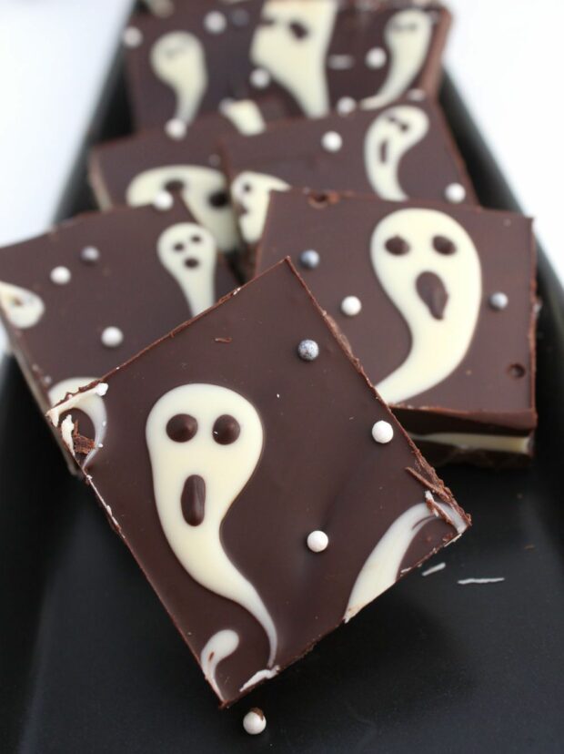 15 Halloween Treats and Dessert Recipes - Healthy Halloween Treats for Kids, Healthy Halloween Treats, Halloween treats