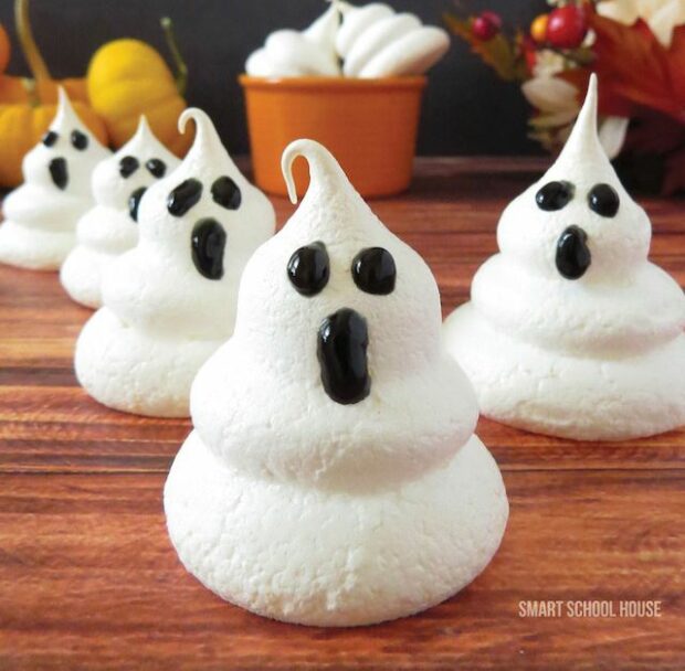 15 Halloween Treats and Dessert Recipes - Healthy Halloween Treats for Kids, Healthy Halloween Treats, Halloween treats