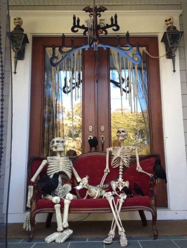 13 DIY Scary and Fun Halloween Door Decoration Ideas - Halloween Door Decoration Ideas, Halloween Door Decoration, DIY Halloween Door Decor, DIY Halloween Door