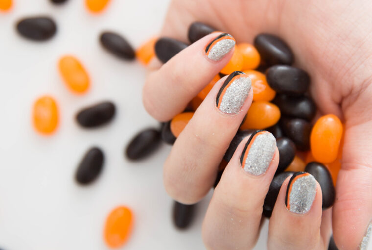 13 Halloween Nail Art Designs to Recreate at Home 13 Halloween Nail Art Designs to Recreate at Home - Spooktacular Halloween Nail Art, Halloween Nail Art Ideas, Halloween Nail Art Designs, halloween nail art
