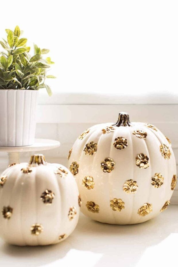 13 Creative DIY Halloween Pumpkins - Halloween Pumpkins, DIY pumpkins, DIY Halloween Pumpkins, DIY Halloween Pumpkin, DIY Halloween Decor