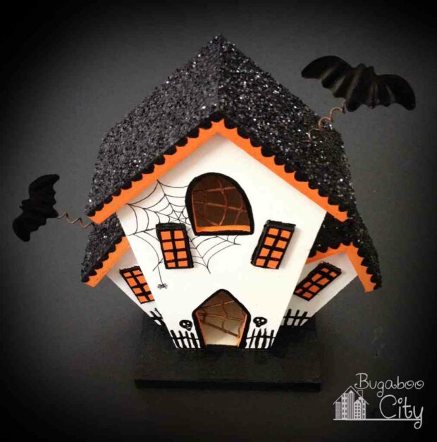 13 Easy Halloween Crafts You Can DIY - Outdoor DIY Halloween Crafts, Halloween Crafts for Kids, halloween crafts, DIY Halloween Crafts