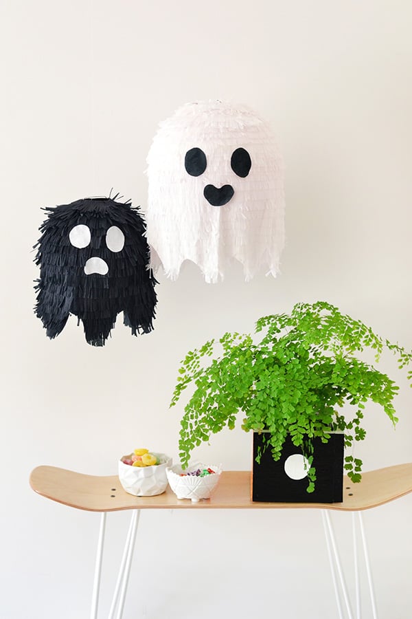 13 Easy Halloween Crafts You Can DIY - Outdoor DIY Halloween Crafts, Halloween Crafts for Kids, halloween crafts, DIY Halloween Crafts