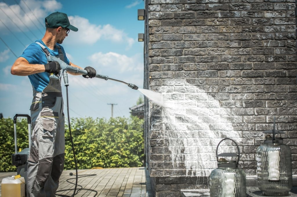 How Much PSI Pressure Washer Do I Need? (Cars, Wood Furniture & Driveways)