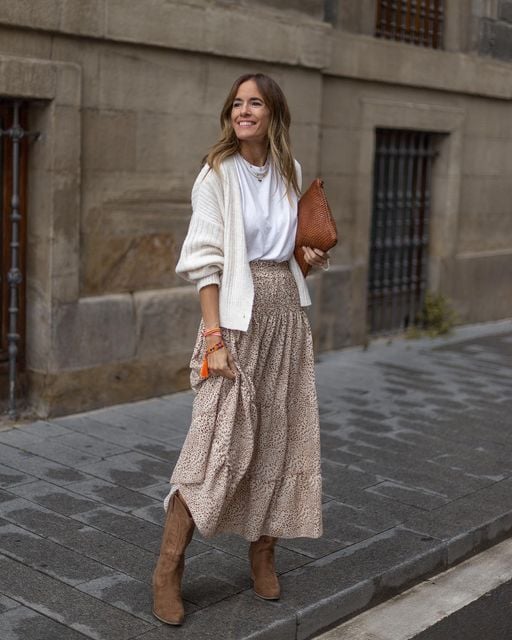 How To Style A Midi Skirt For Fall: 13 Great Outfit Ideas - Midi Skirt For Fall, fall midi skirt outfit, fall midi skirt