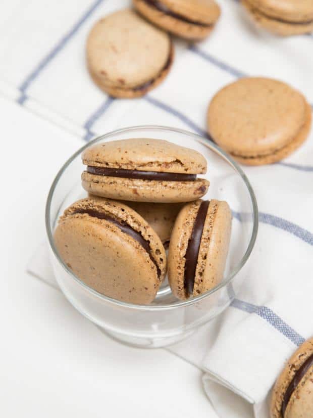 12 Recipes for The Best Winter Flavored Macarons (Part 2) - winter macarons, Winter Flavored Macarons, macarons recipes, macarons dessert, Flavored Macarons