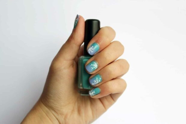13 Gorgeous Winter Nail Designs to Brighten Up the Season (Part 1) - winter nail design, winter Nail Art Ideas, winter nail art, Winter Nail
