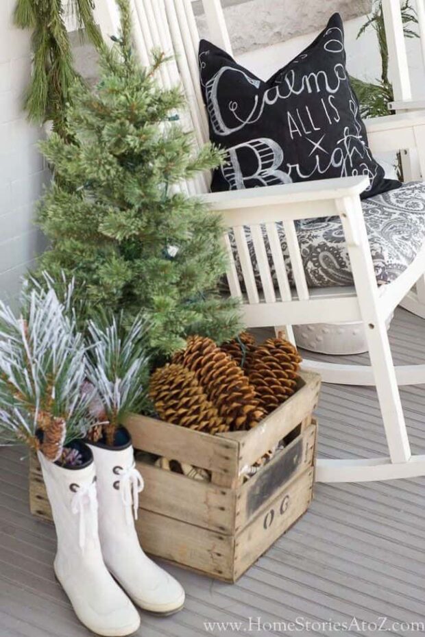 13 Ways to Decorate Your Front Porch for Christmas - Rustic DIY Christmas Outdoor Decorations, Rustic DIY Christmas Decor Ideas for Front Porch, front porch design
