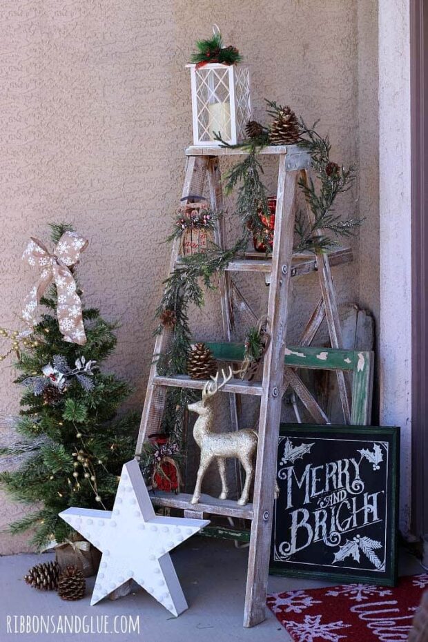 13 Ways to Decorate Your Front Porch for Christmas - Rustic DIY Christmas Outdoor Decorations, Rustic DIY Christmas Decor Ideas for Front Porch, front porch design