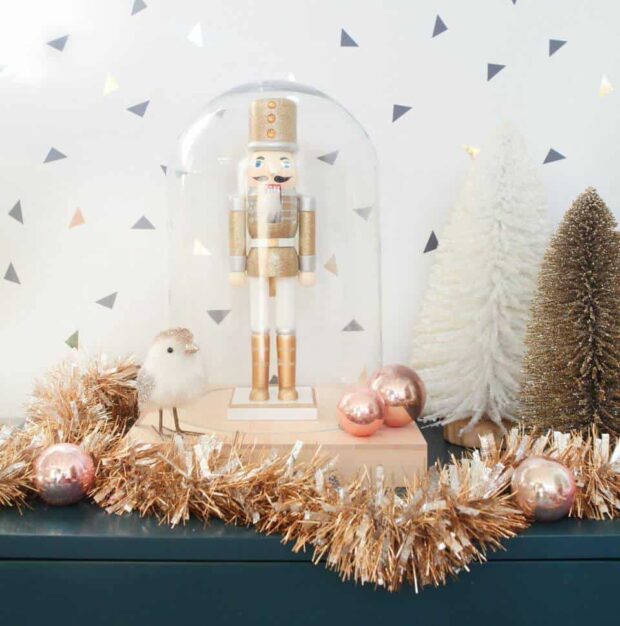 13 Amazing DIY Gold Christmas Decor Projects - Gold Christmas Decor Projects, diy gold decor, DIY Gold Christmas Decor Projects, diy christmas decor